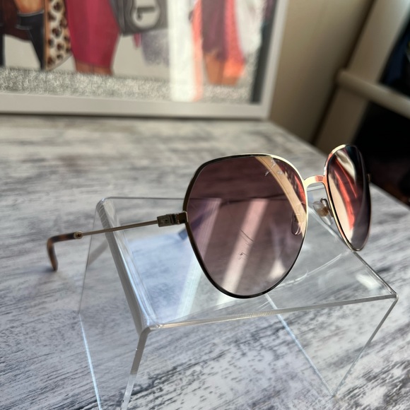 SALE JUST TODAY🌻GIVENCHY flat aviator sunglasses 🌼✨ - Picture 10 of 16